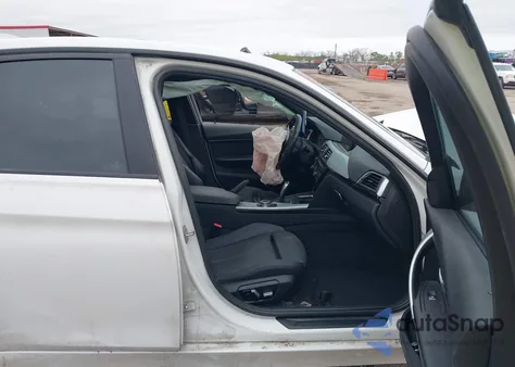 2016 BMW 320I z USA, uszkodzony, nr VIN WBA8E1G52GNT34570